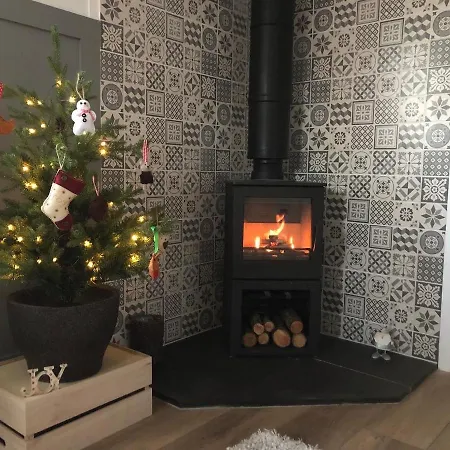 Clay Bank Huts, Roseberry Shepherds Hut 营地