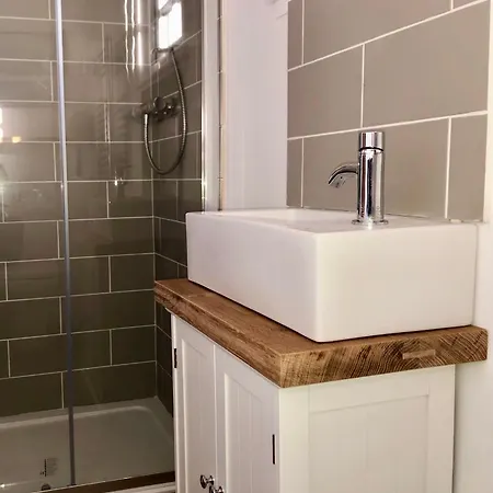 Clay Bank Huts, Roseberry Shepherds Hut Ingleby Greenhow