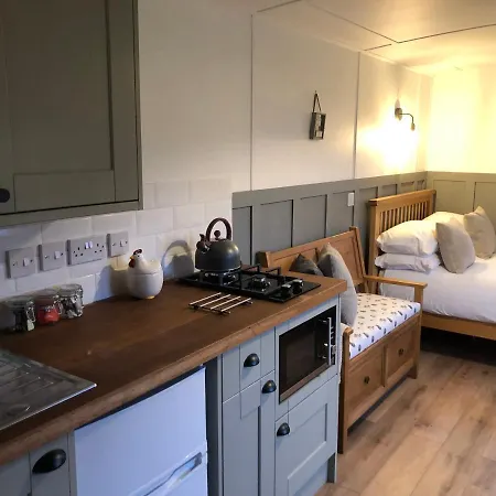 Clay Bank Huts, Roseberry Shepherds Hut Campeggio