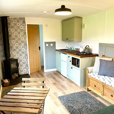 Clay Bank Huts, Roseberry Shepherds Hut Campeggio